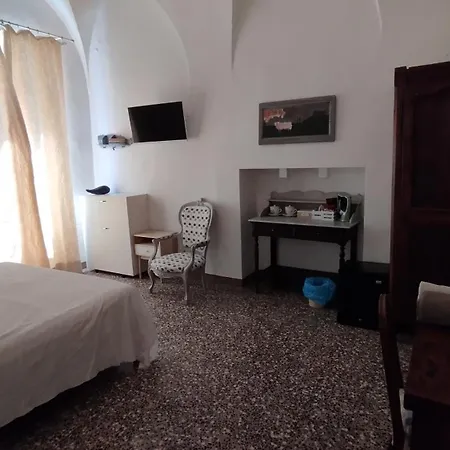 Casa Mazzini Di Casa Italia 스포토르노